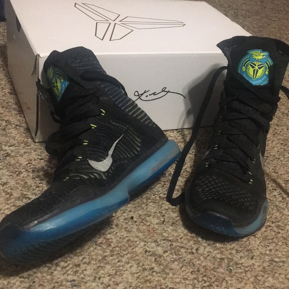 Kobe 10 elite size 10 men’s bball shoe